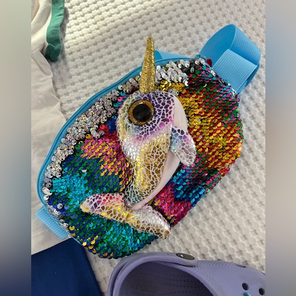 Hanna Andersson || 5T Girls Bundle Shorts, Shirts, Leggings & Shoes - Picture 7 of 13